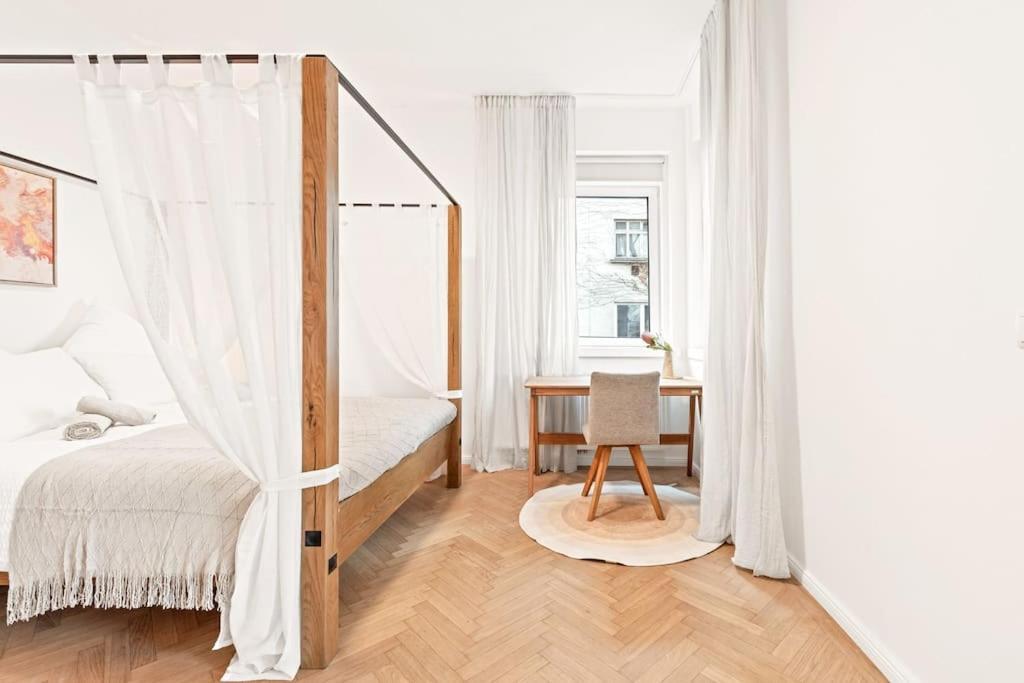 Cozy Apartment In Quiet Location, Fast Train Station 100M Away, Contactless Check-In Vienna Exterior photo