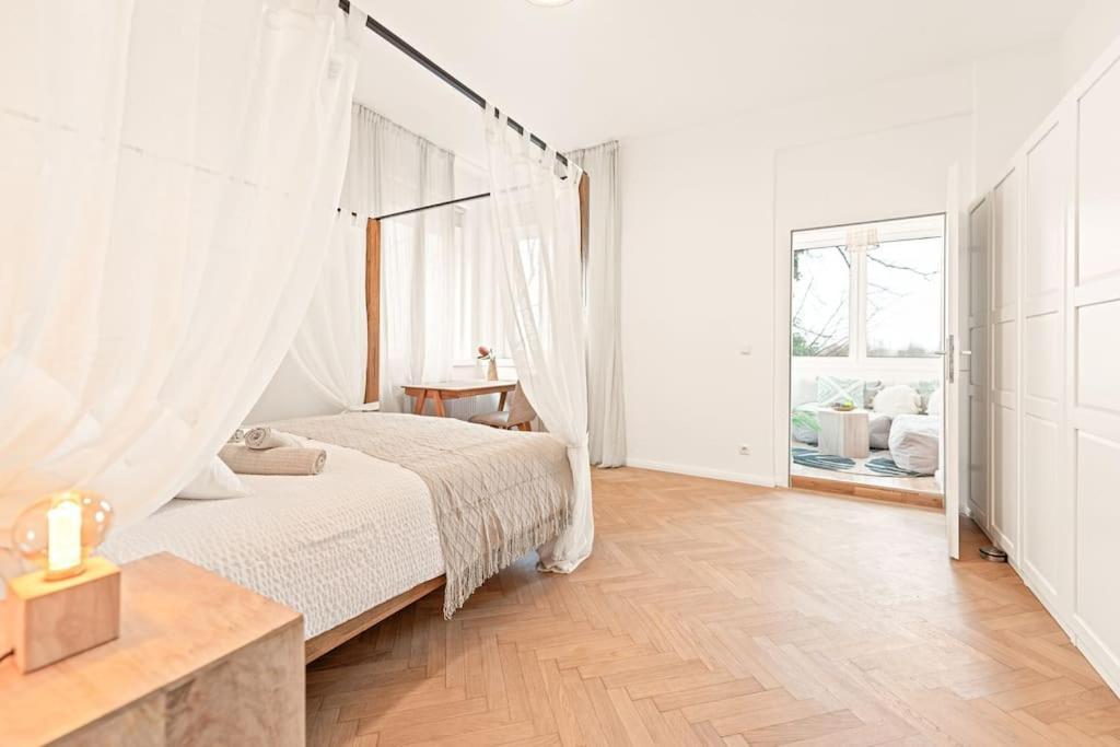 Cozy Apartment In Quiet Location, Fast Train Station 100M Away, Contactless Check-In Vienna Exterior photo