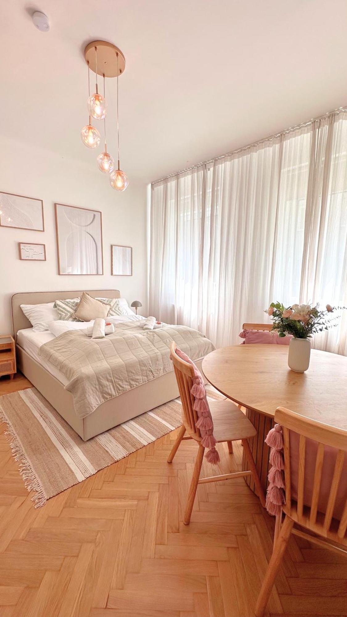 Cozy Apartment In Quiet Location, Fast Train Station 100M Away, Contactless Check-In Vienna Exterior photo