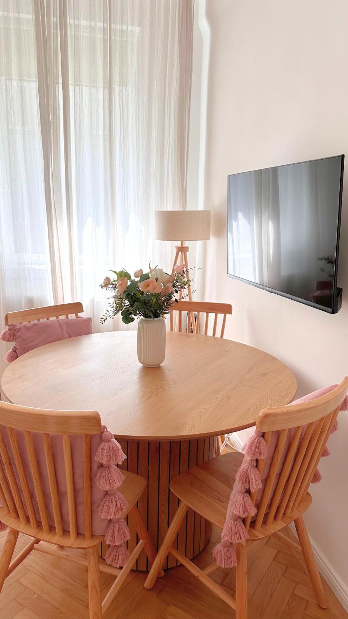 Cozy Apartment In Quiet Location, Fast Train Station 100M Away, Contactless Check-In Vienna Exterior photo
